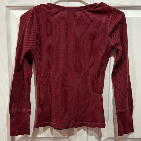 MOSSIMO Girl’s Button Down V Neck Long Sleeve Shirt Top - burgundy, size M(7/8) - Picture 3 of 3